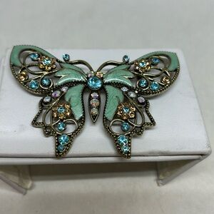 Stunning Avon butterfly pin